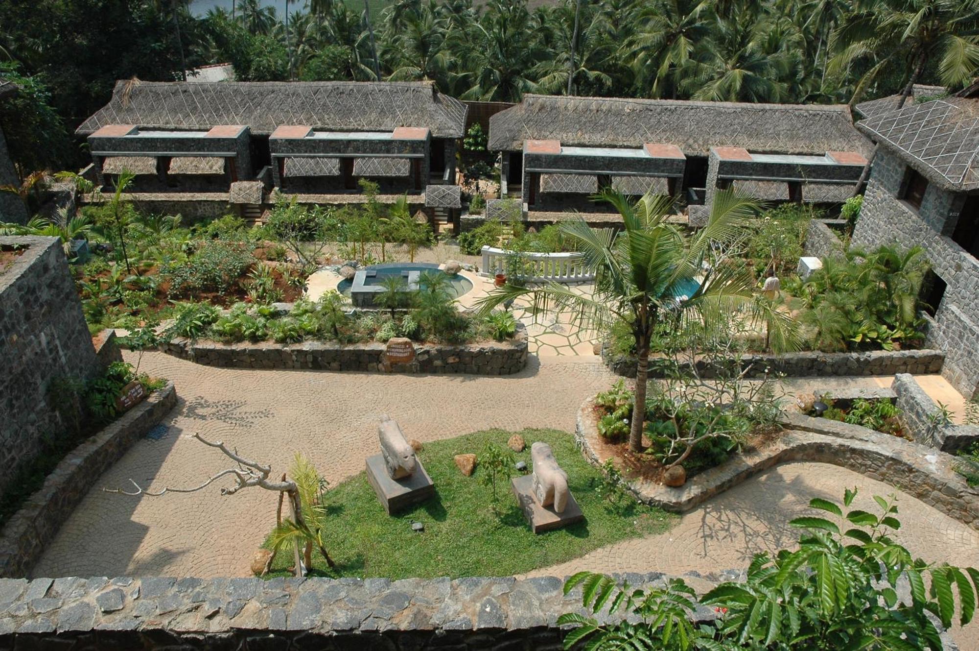 Taj Green Cove Resort And Spa Kovalam Exterior photo